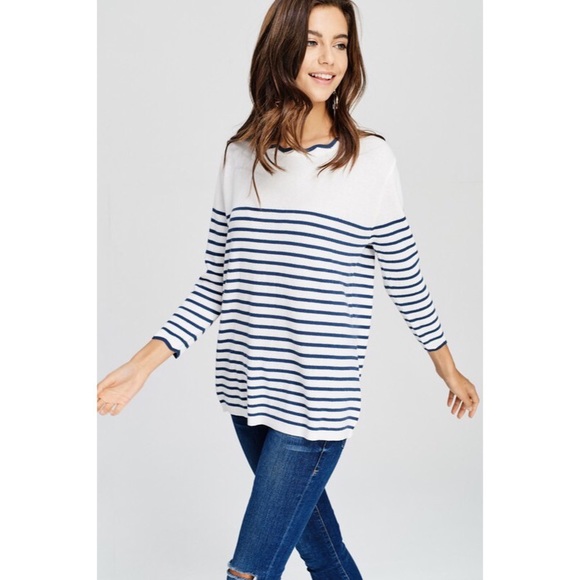 Oceans Away Light Sweater Top - Picture 2 of 4